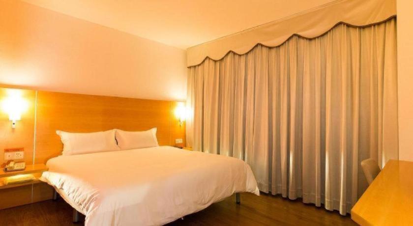 Hotel Ibis Dongguan Dongcheng Exterior foto